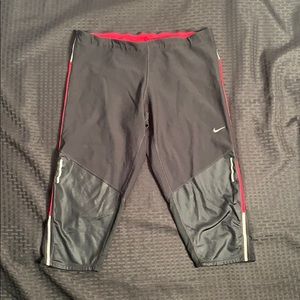 Nike Dri- Fit Capri Leggings Size Large